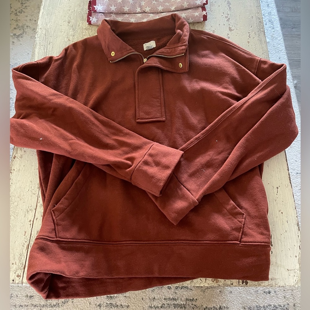 Sweatshirt